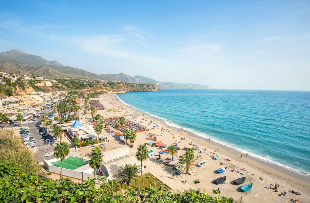 Nerja stranden på Costa del Sol i Spanien