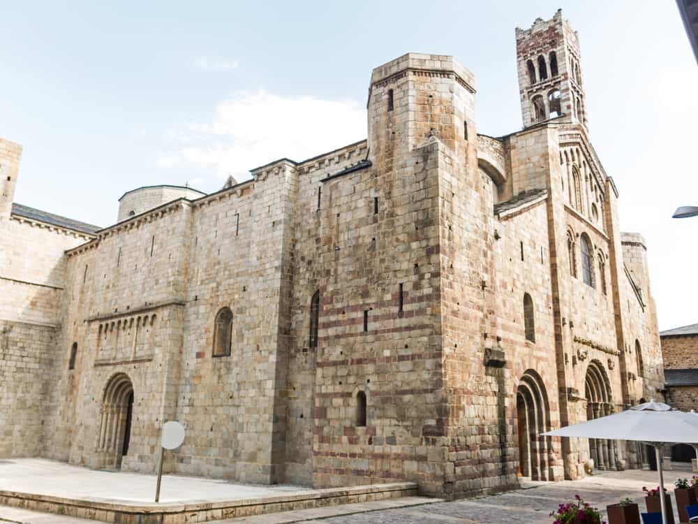 Santa Maria d'Urgell katedralen i Pyrenæerne - Spanien