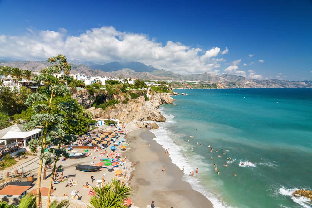 Strand i Nerja - Costa del Sol i Spanien