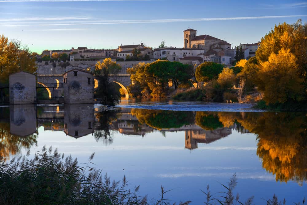 Zamora fra vandsiden